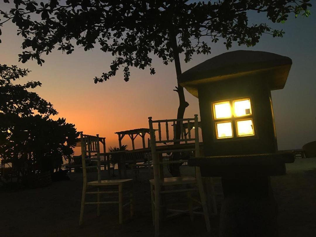 Puri Air Beach Resort & Spa Гили Еър Екстериор снимка