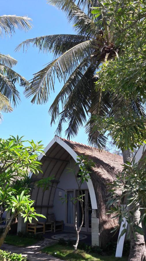 Puri Air Beach Resort & Spa Гили Еър Екстериор снимка