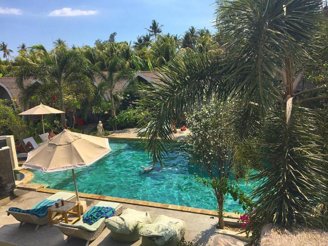 Puri Air Beach Resort & Spa Гили Еър Екстериор снимка