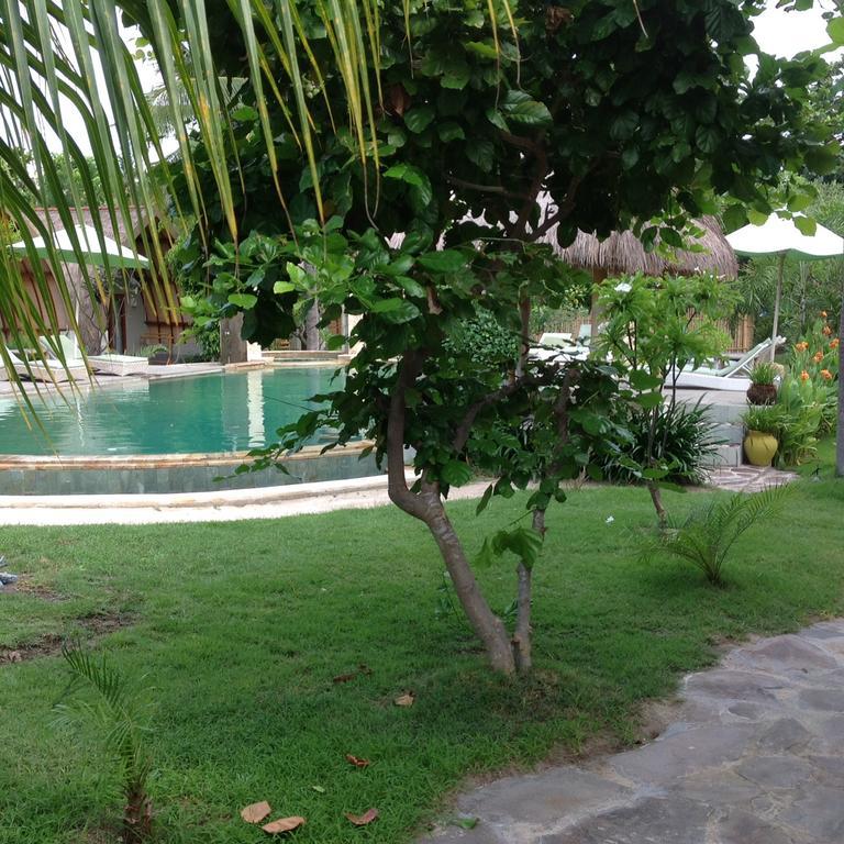 Puri Air Beach Resort & Spa Гили Еър Екстериор снимка