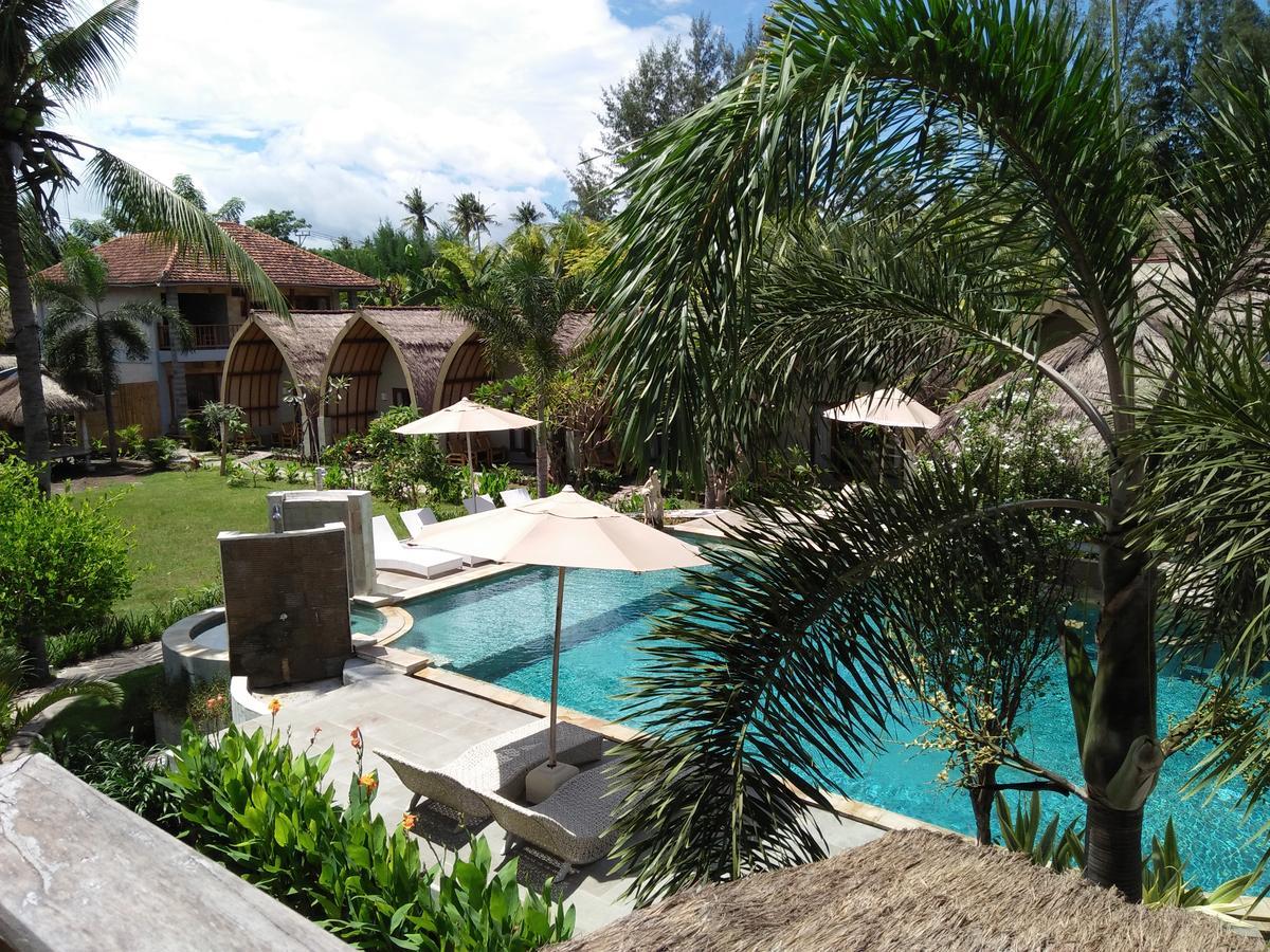 Puri Air Beach Resort & Spa Гили Еър Екстериор снимка