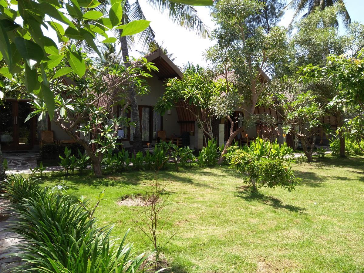 Puri Air Beach Resort & Spa Гили Еър Екстериор снимка