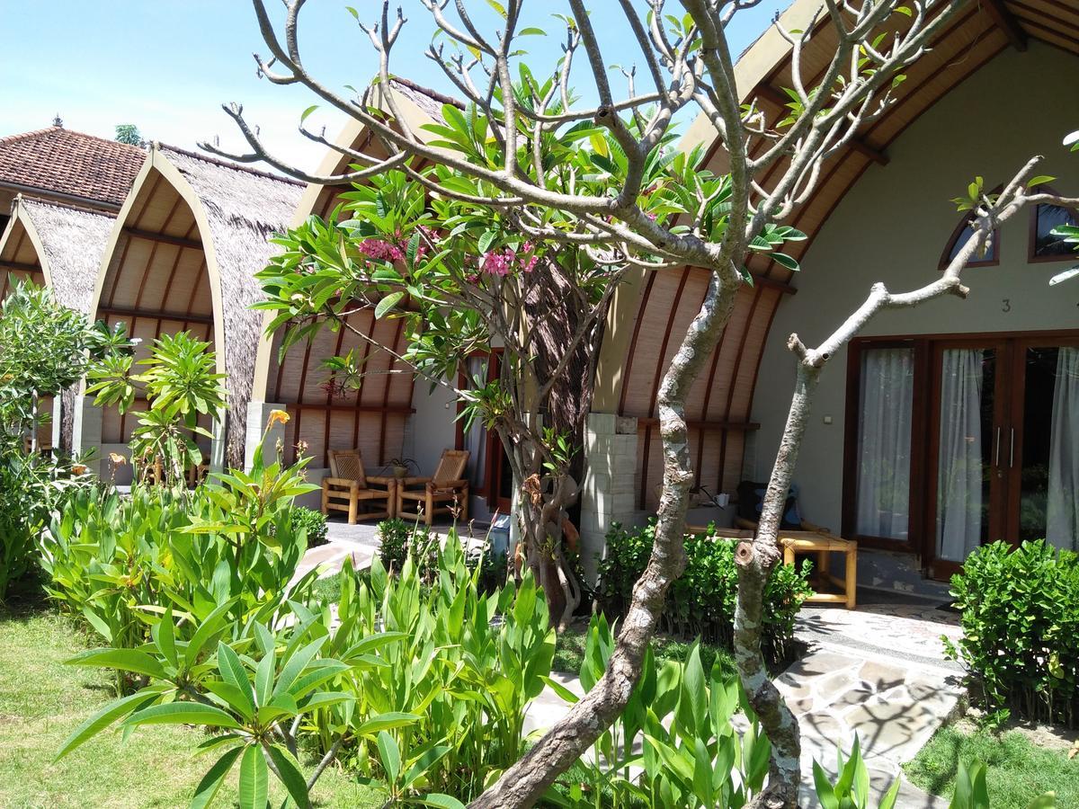 Puri Air Beach Resort & Spa Гили Еър Екстериор снимка