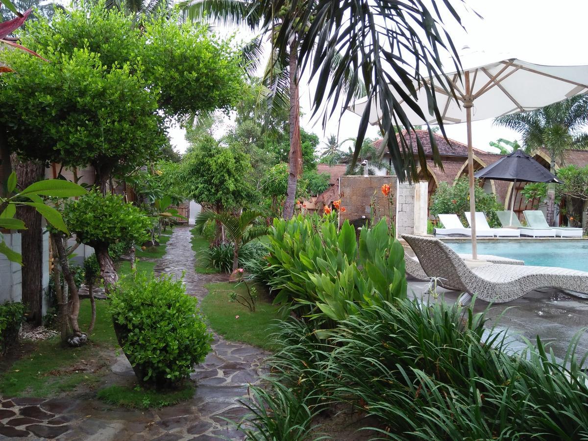 Puri Air Beach Resort & Spa Гили Еър Екстериор снимка